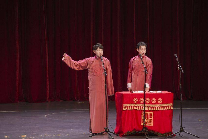 有趣有料!相声新势力兔年开箱专场喜笑连台_西安_表演_观众