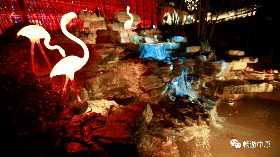 元宵佳节将至,不妨来中原竹寨看一场梦幻灯光秀!
