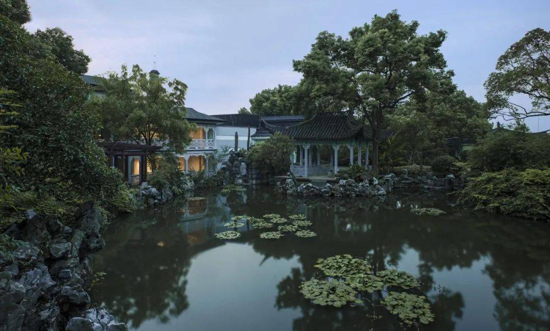 虹口抢浙江西子宾馆2980元豪华精选房两晚度假套餐,漪园旅拍,湖畔茶饮