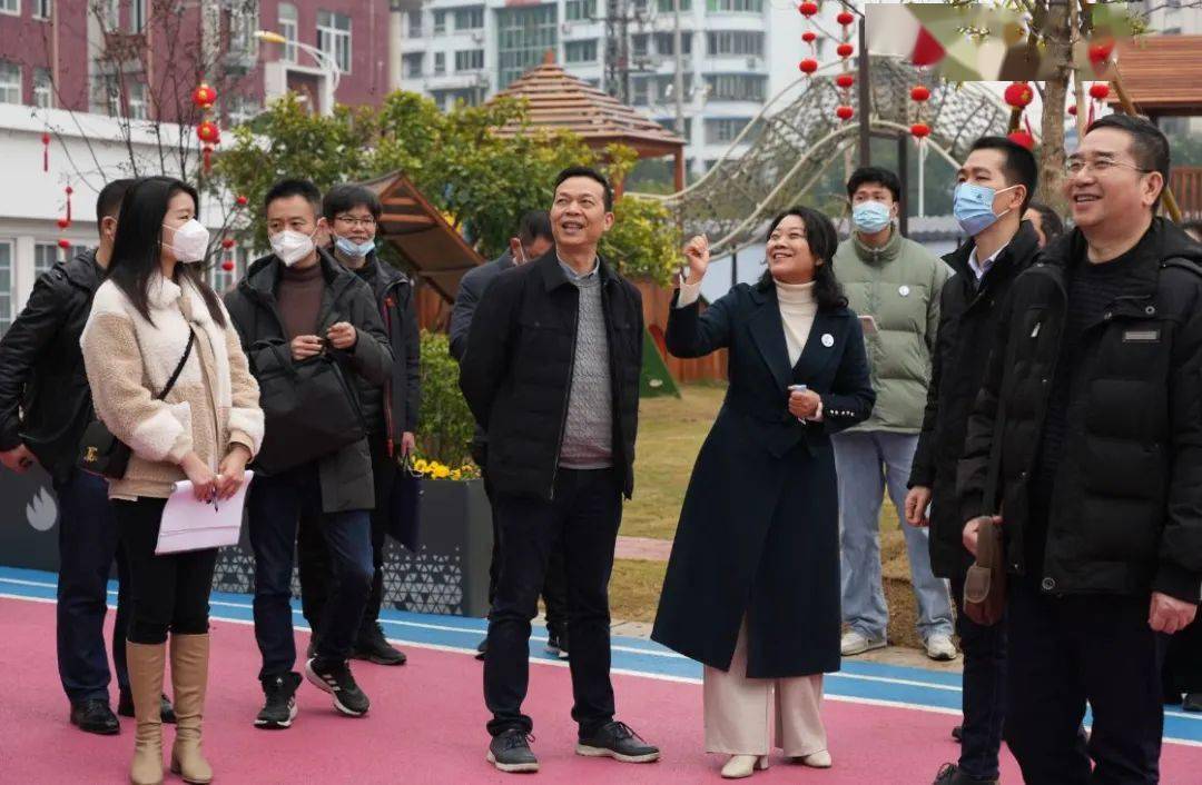 邵武市教育局局长叶良水,副局长邱伟明及发改局相关领导陪同调研