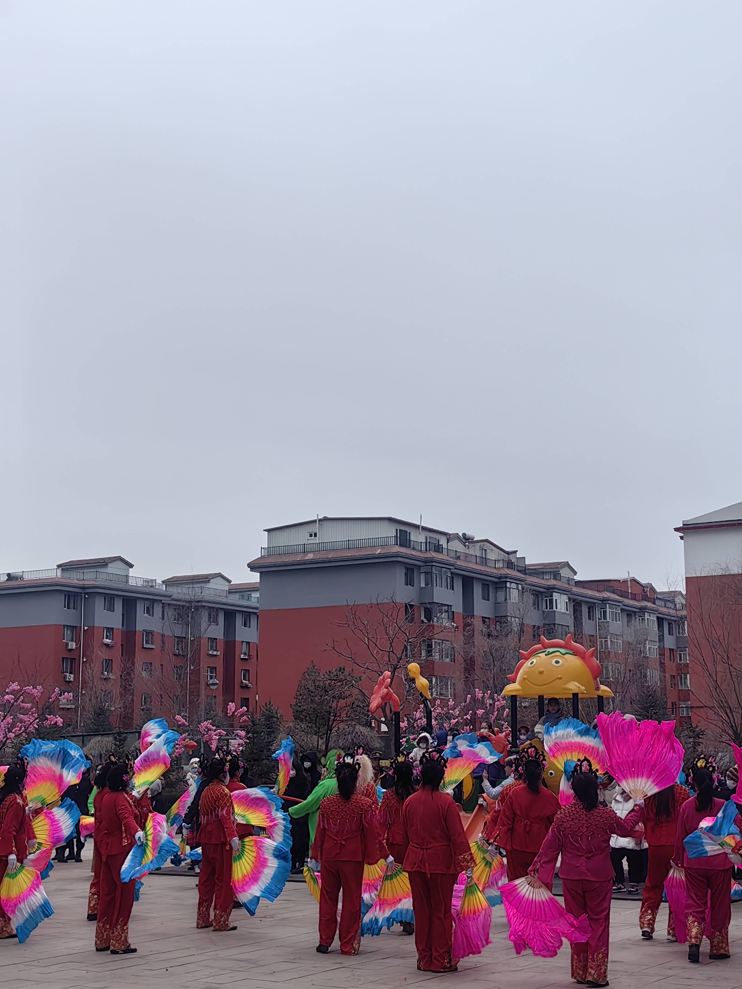 咚咚锵秧歌扭起来