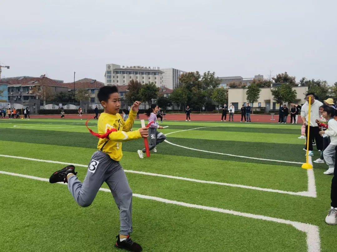 衢州市柯城区礼贤小学将艺术,体育,文化教育和品德教育融为一体,在