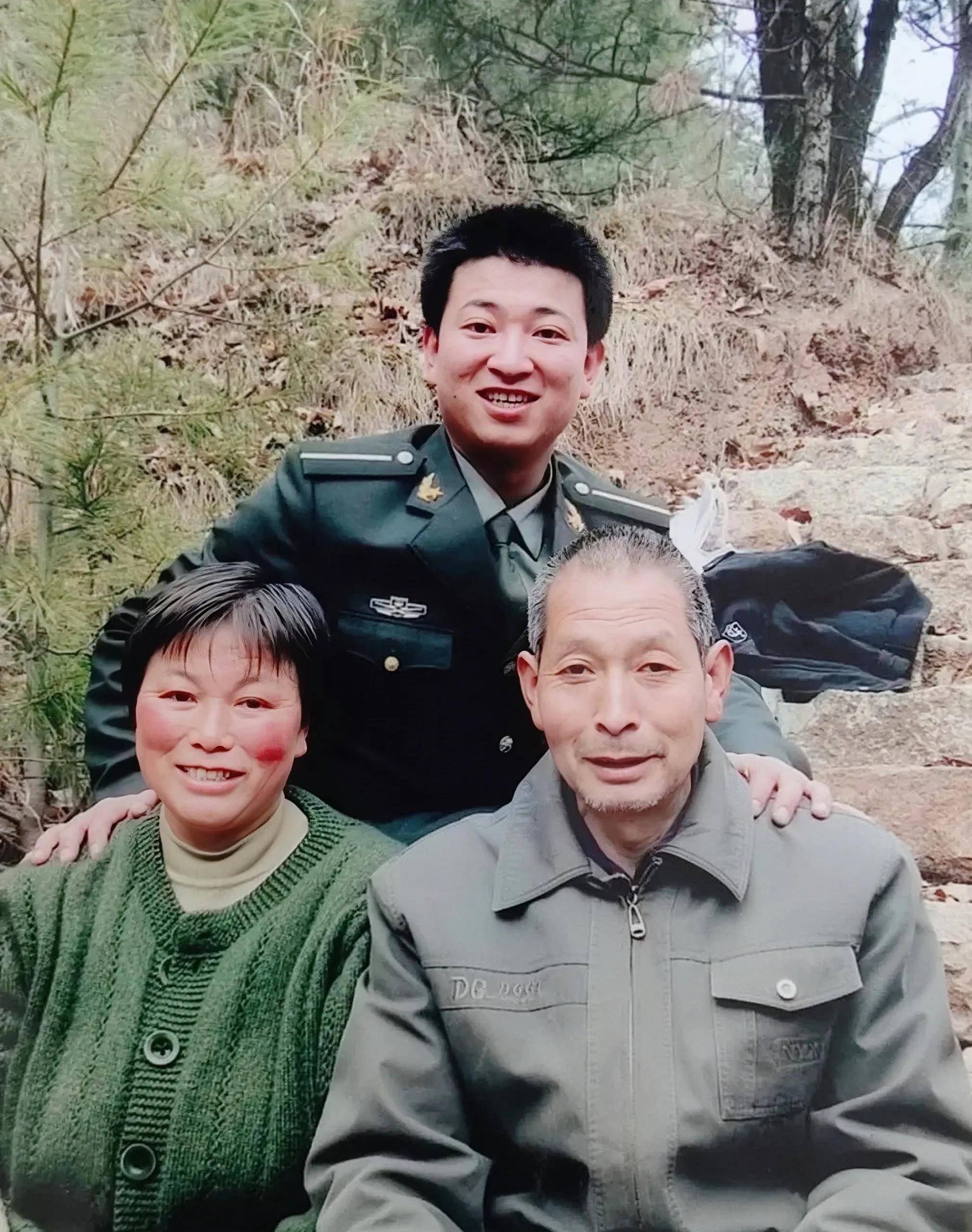 "卫国戍边英雄"陈红军的妻子肖嵌文,有了社会职务,渐入佳境_军嫂_工作