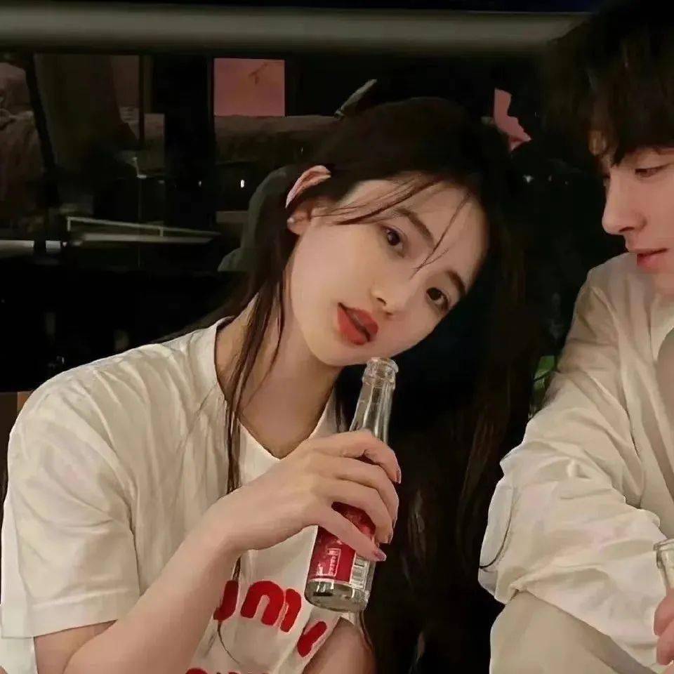 情侣头像丨爱情和自由都得受委屈._侵权_底气_图片