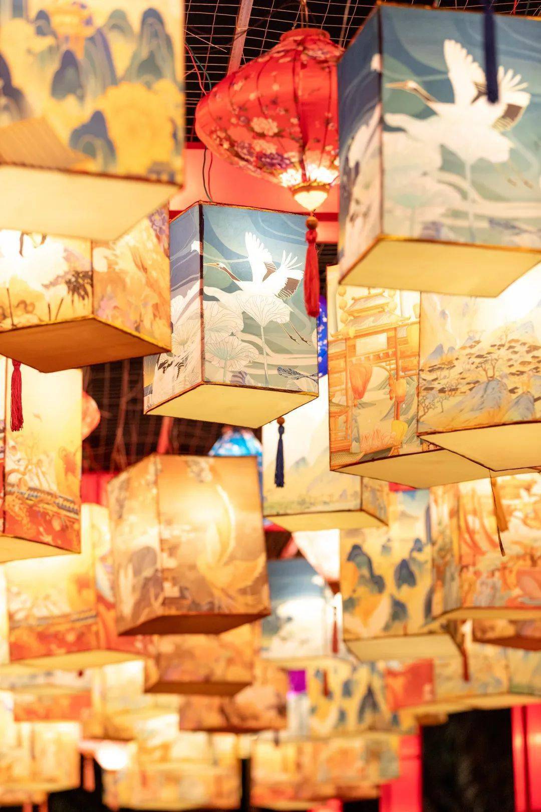 春回大地新,立下一年好晨光~_灯彩_苏州_花灯