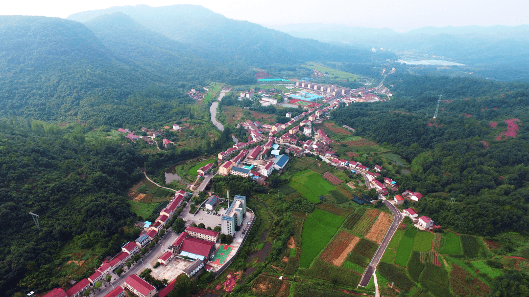 "湖北省森林城镇"和"湖北省森林乡村,宜都市五眼泉镇,当阳市半月镇