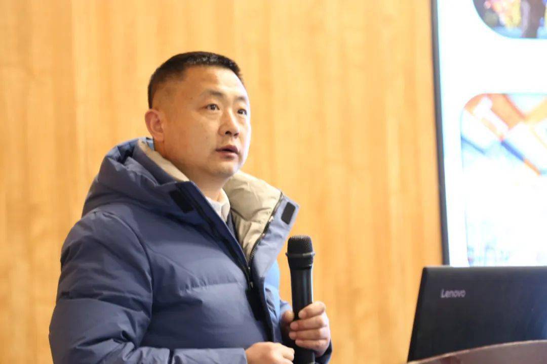 二是校长郭兴刚做工作总结和新学期致辞,一是副校