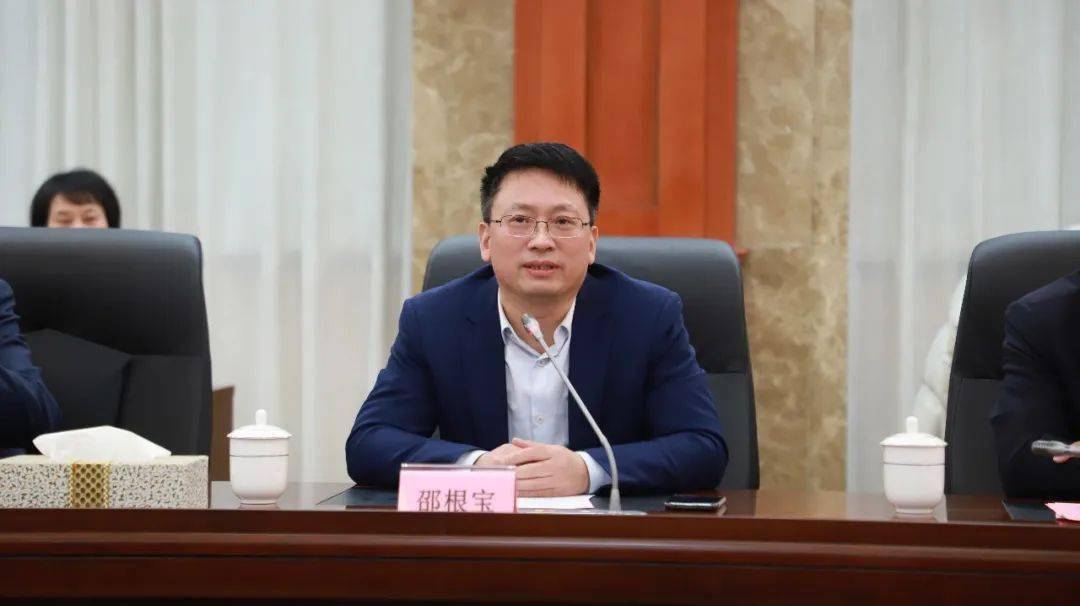 副区长刘艳,浙江省人民政府驻上海办事处主任邵根宝,二级调研员郑海洁