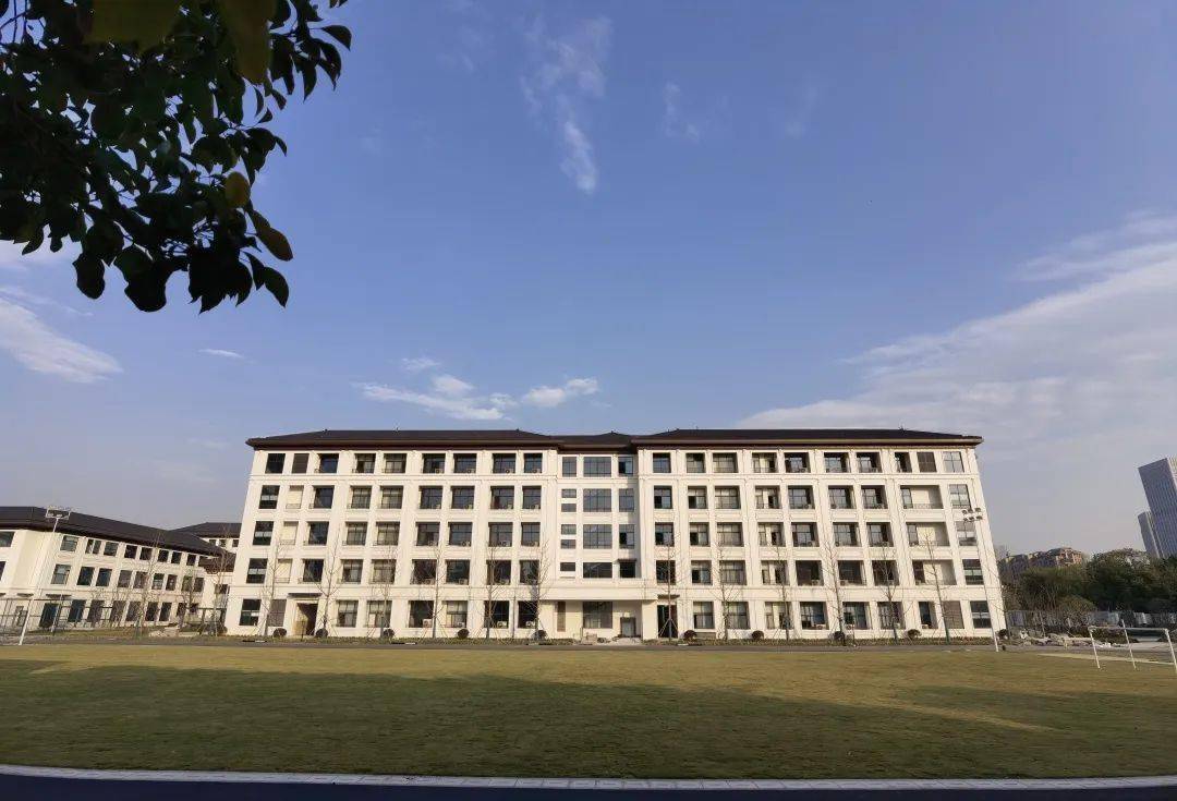 被誉为大美的中式园林学校,今天开校!_西兴_空间_校园