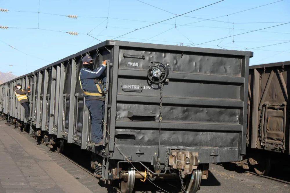 实拍春运超长火车_薛胜利_煤炭_铁路