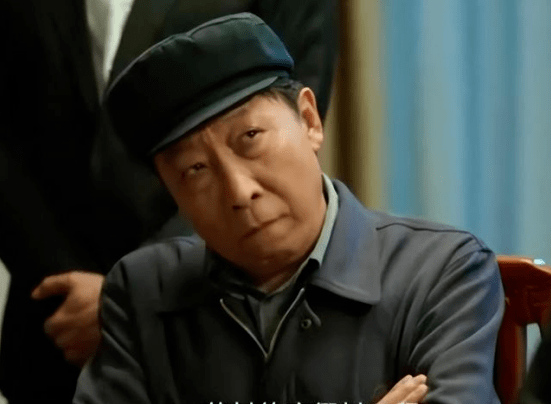 在同期热播的电视剧《狂飙》中,韩童生出演了重要配角李有田,笑里藏刀