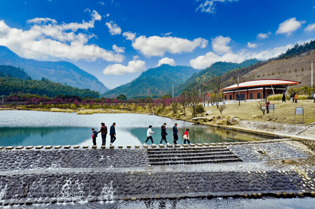 白雲岩景區外,景區全線向社會公眾免費開放,無需提前預約