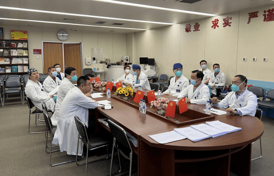 活动邀请教学部主任杨明现场指导,洪新宇,冯春生,侯宇川,付长峰,白杨