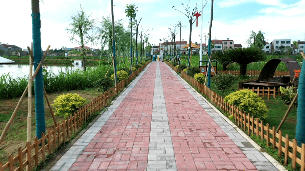 江陵县郝穴镇荆江村:共建共享 打造乡村振兴样板村_建设_游园_道路