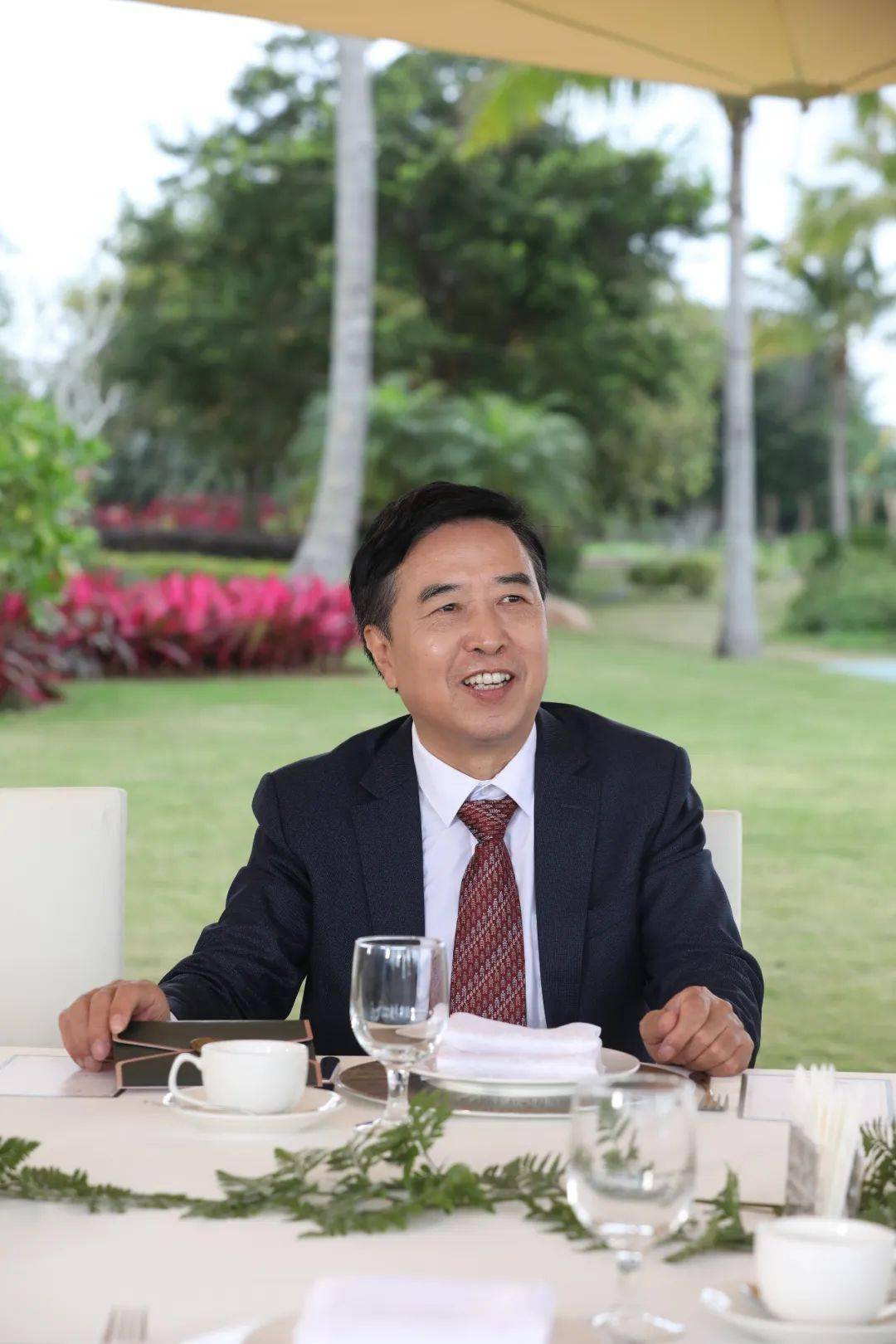 海南省旅文体厅二级巡视员邹贤锋海南省外事办公室副主任曾晓明正大