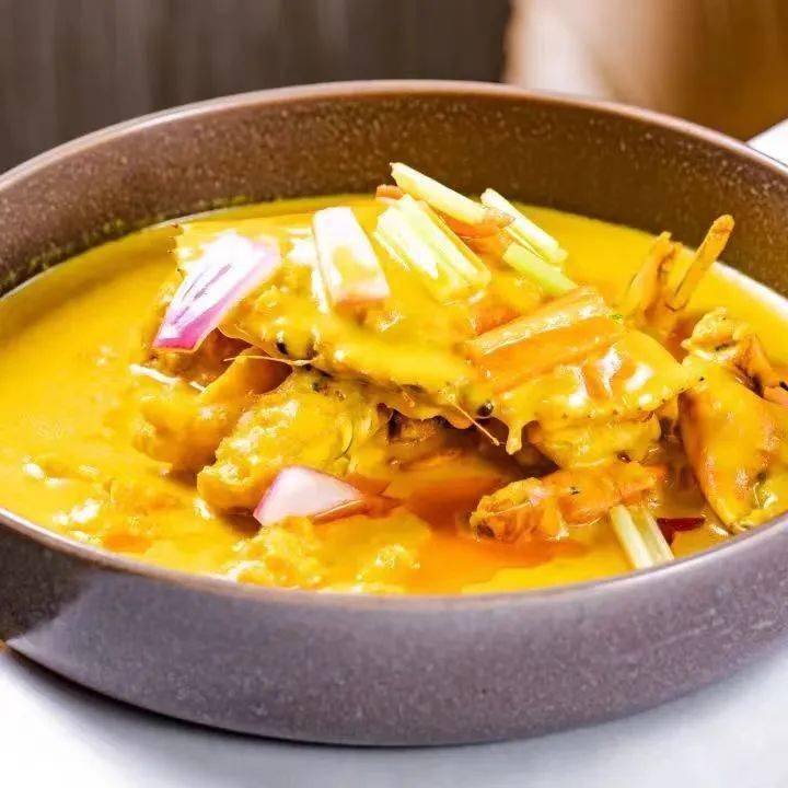 【主菜】咖喱海鲜煲 1份 188元【特色】粤式酱香鸭 1份 58元上汤娃娃