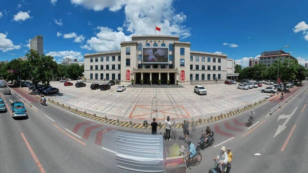 李飞| 工人文化宫,在解放路刻度人生_城市_带着_锦州