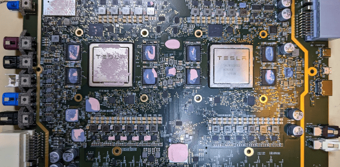 特斯拉自动驾驶硬件4.0实物拆解 将CPU内核从12个增加到20个