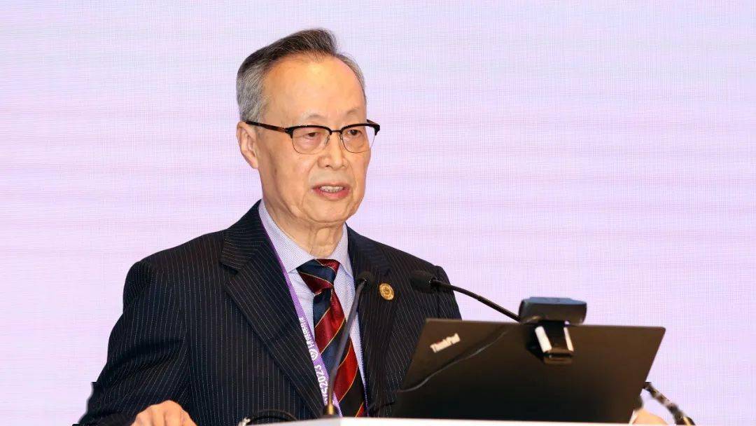 复旦大学附属中山医院王玉琦教授在致辞中分享了他对大会的祝福和感想