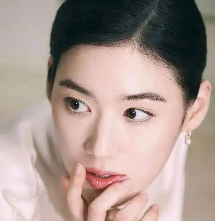 高级骨相长中庭美学| 第一眼美女必备眉形_面部_眉毛_视觉