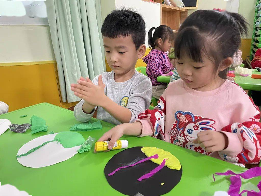 区明珠公馆幼儿园开展雨水节气活动