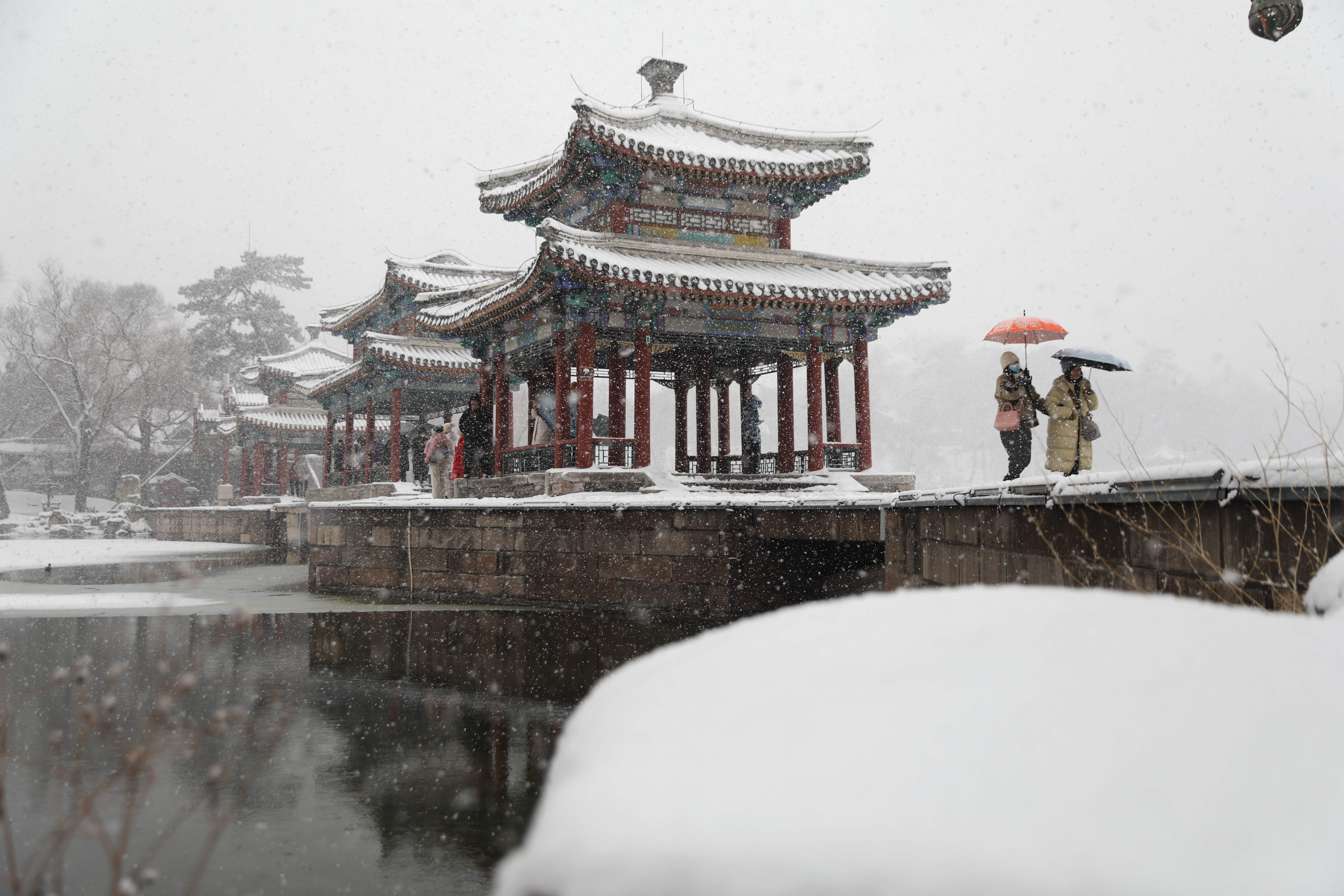 承德避暑山庄雪景图片