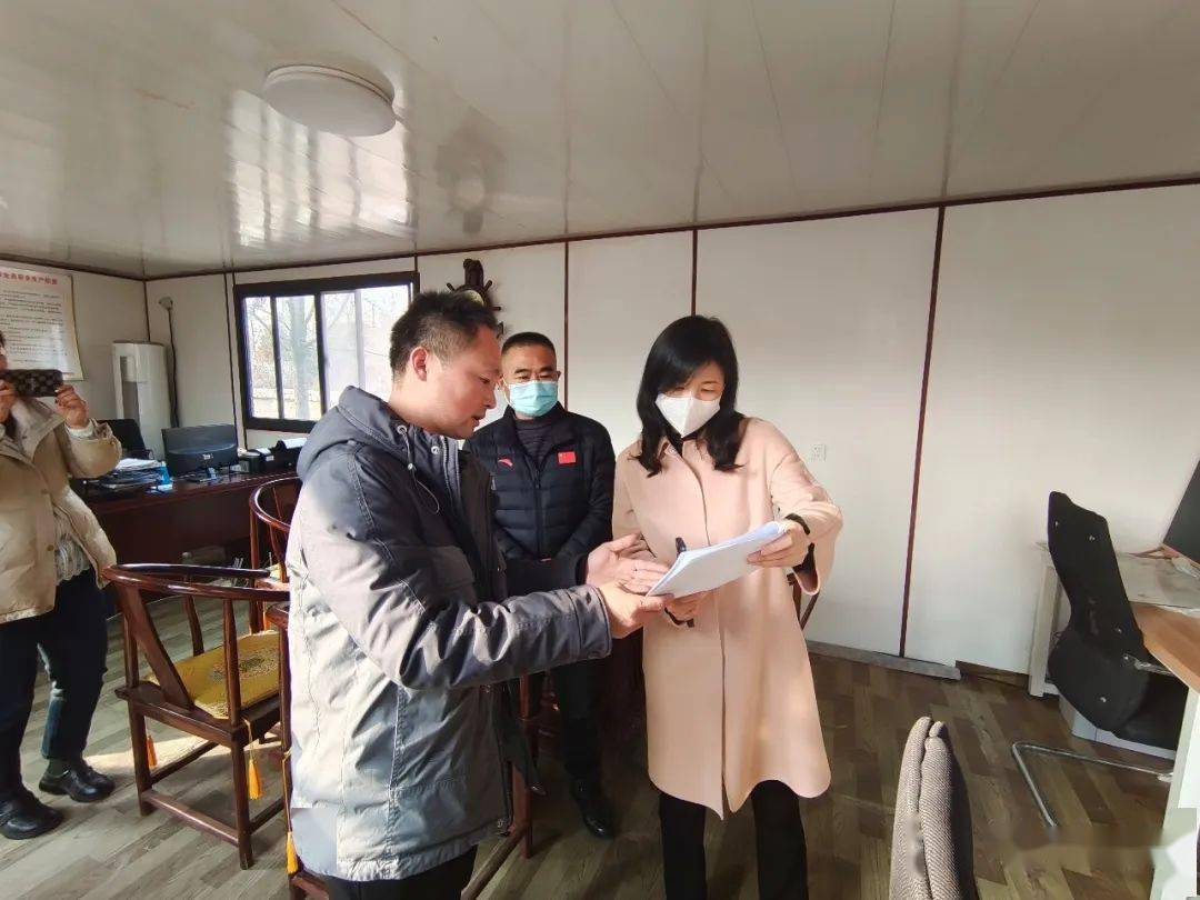 67鄢陵县人民政府副县长徐冰调研校车安全管理工作_运行_师生_车辆