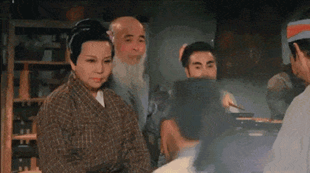 广州女子惨遭小男孩“袭胸”，不雅画面曝光：你为所欲为的样子，真恶心！