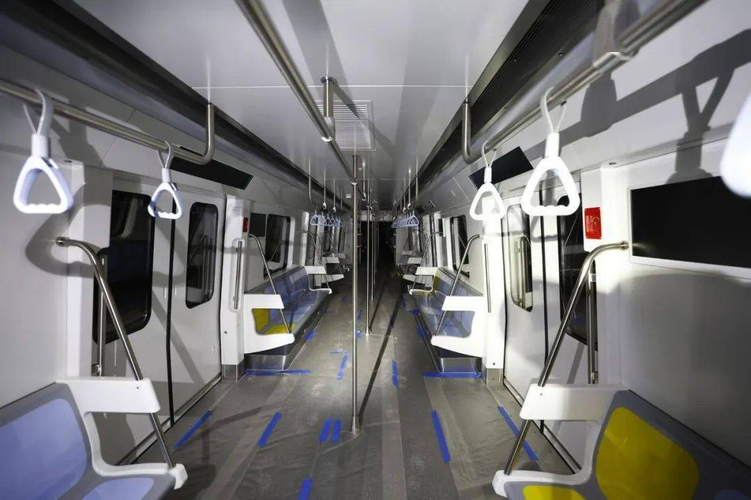 北京地铁12号线新车亮相_车辆_列车_车站