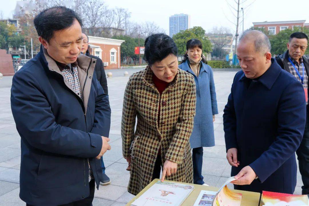 市人大副主任郑晓艳一行到一中调研指导工作_建设_项目_汪小平