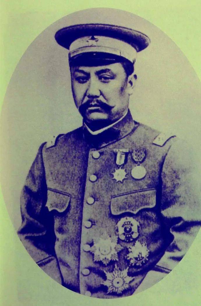 其中仿制产品较为成功的是山西"土皇帝"阎锡山的山西军人工艺实习厂及