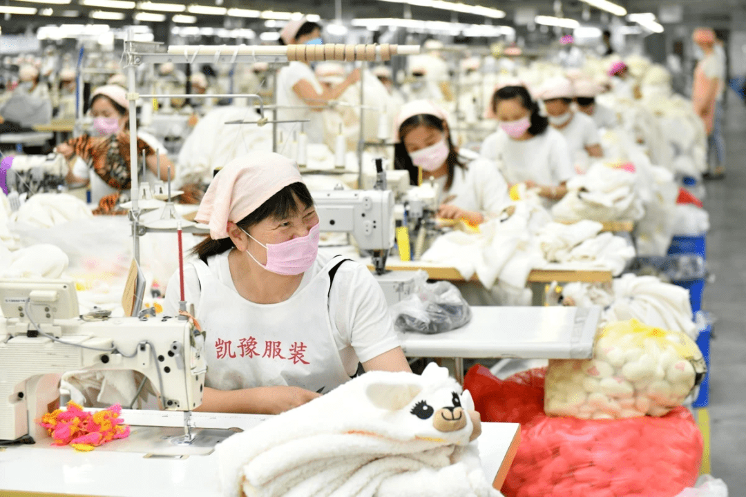 热点| 河南如何打造世界服装工厂 实现万亿服装产业?_纺织_制造_全国