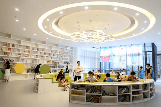 广东省文化和旅游厅专家组到松山湖开展全国公共图书馆实地评估