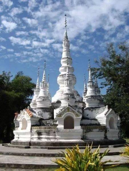 营造:寺塔遍村落,傣族佛塔的起源