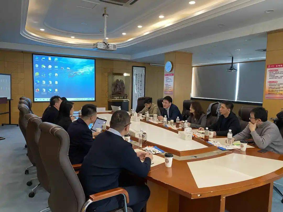 董事张文博,运营主管孙宝华,朱琳洁,众地阳光集团有限公司董事长王