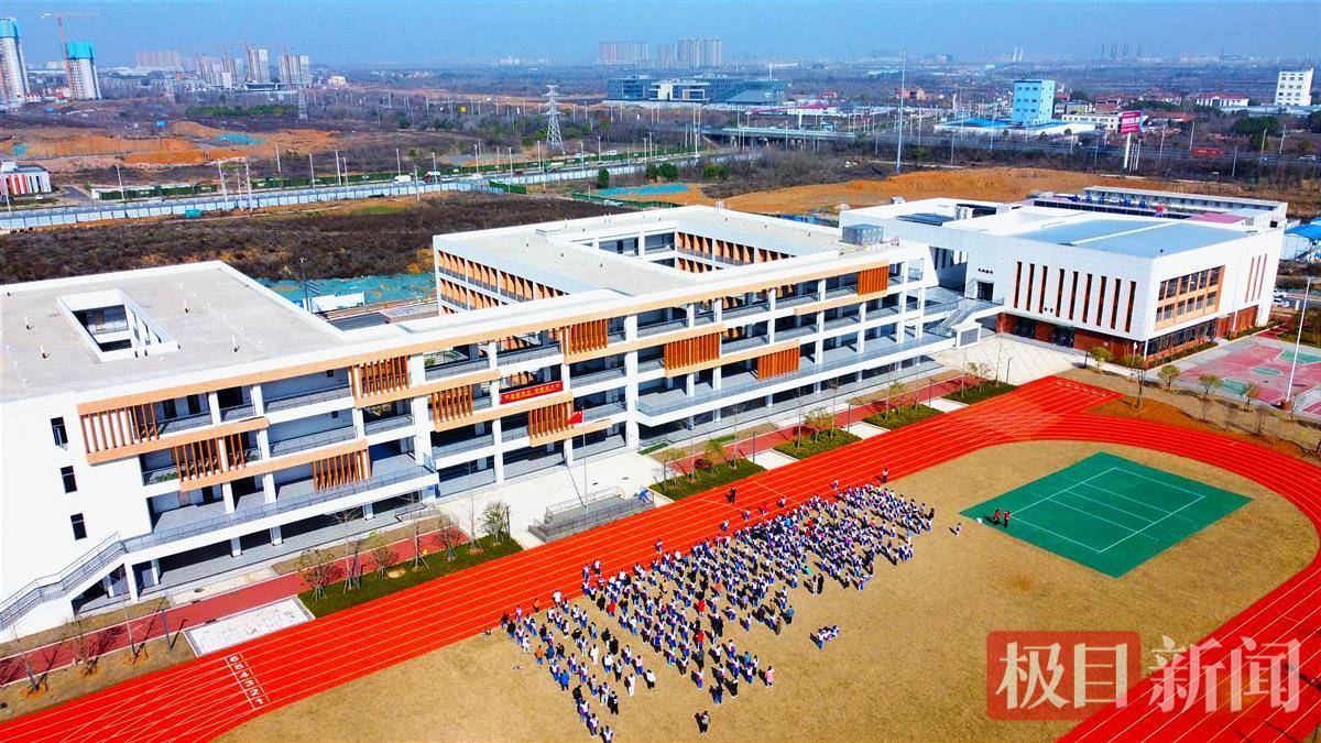 武汉市蔡甸区黄陵小学项目荣获“武汉市建筑结构优质工程”称号_施工_重难点