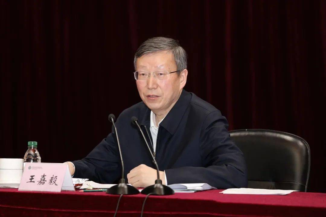 教育部党组成员,副部长王嘉毅出席开班活动并讲话.