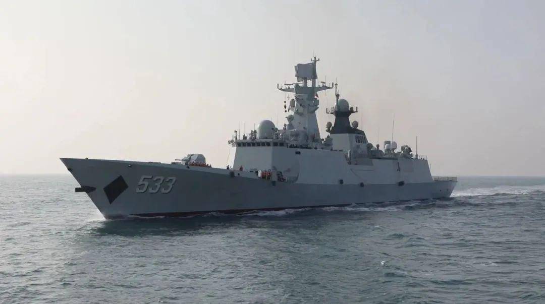 荆州舰南通舰,杭州舰,绍兴舰东部战区海军某驱逐舰支队近日,东海