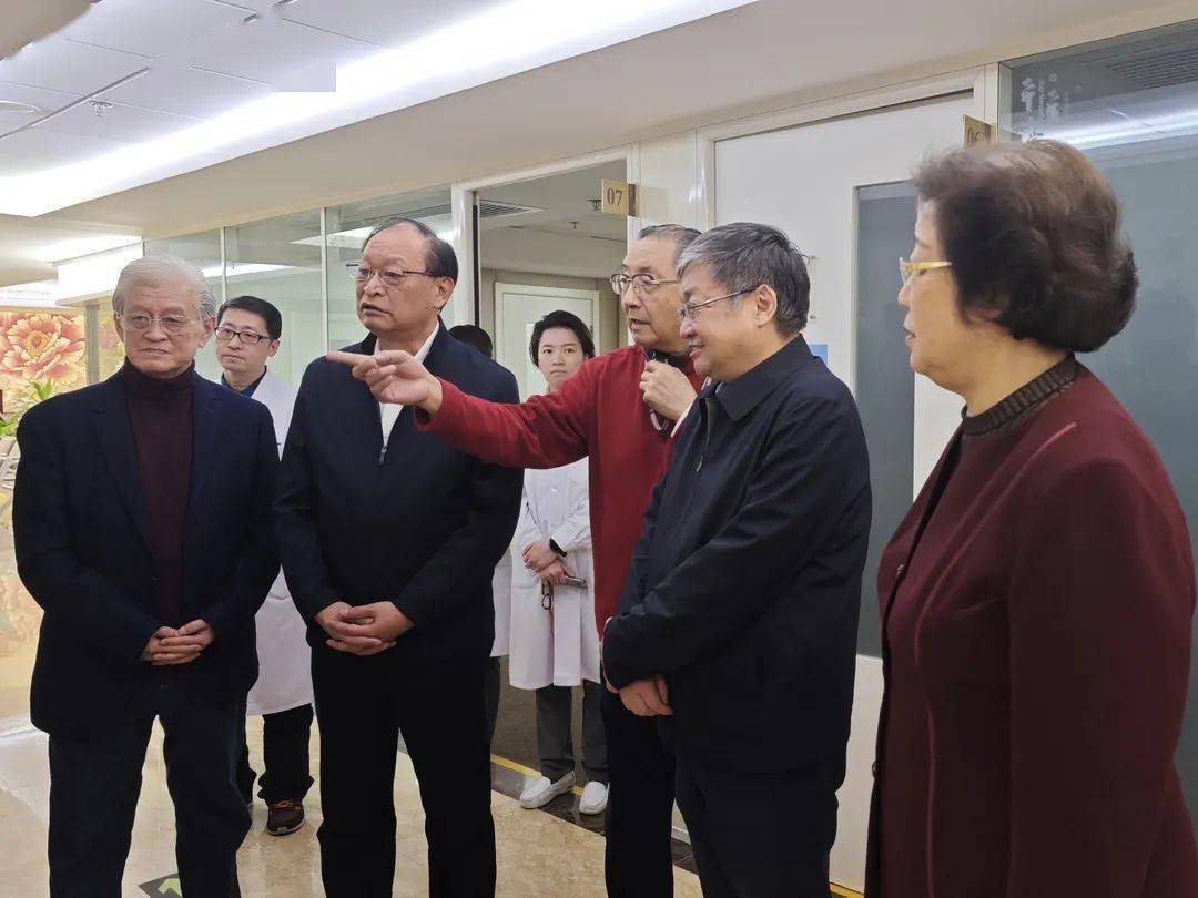 国医大师陈彤云门人(哈刚)传承工作站正式挂牌_中医药学会_发展_同志