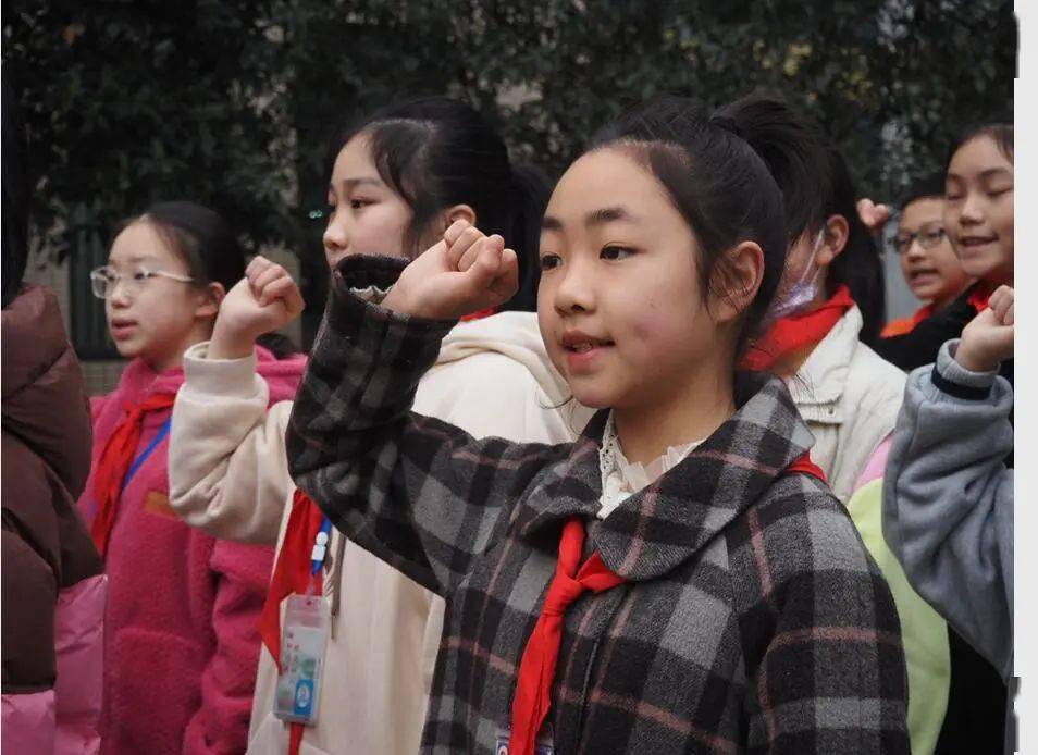 筠连县胜利街小学图片