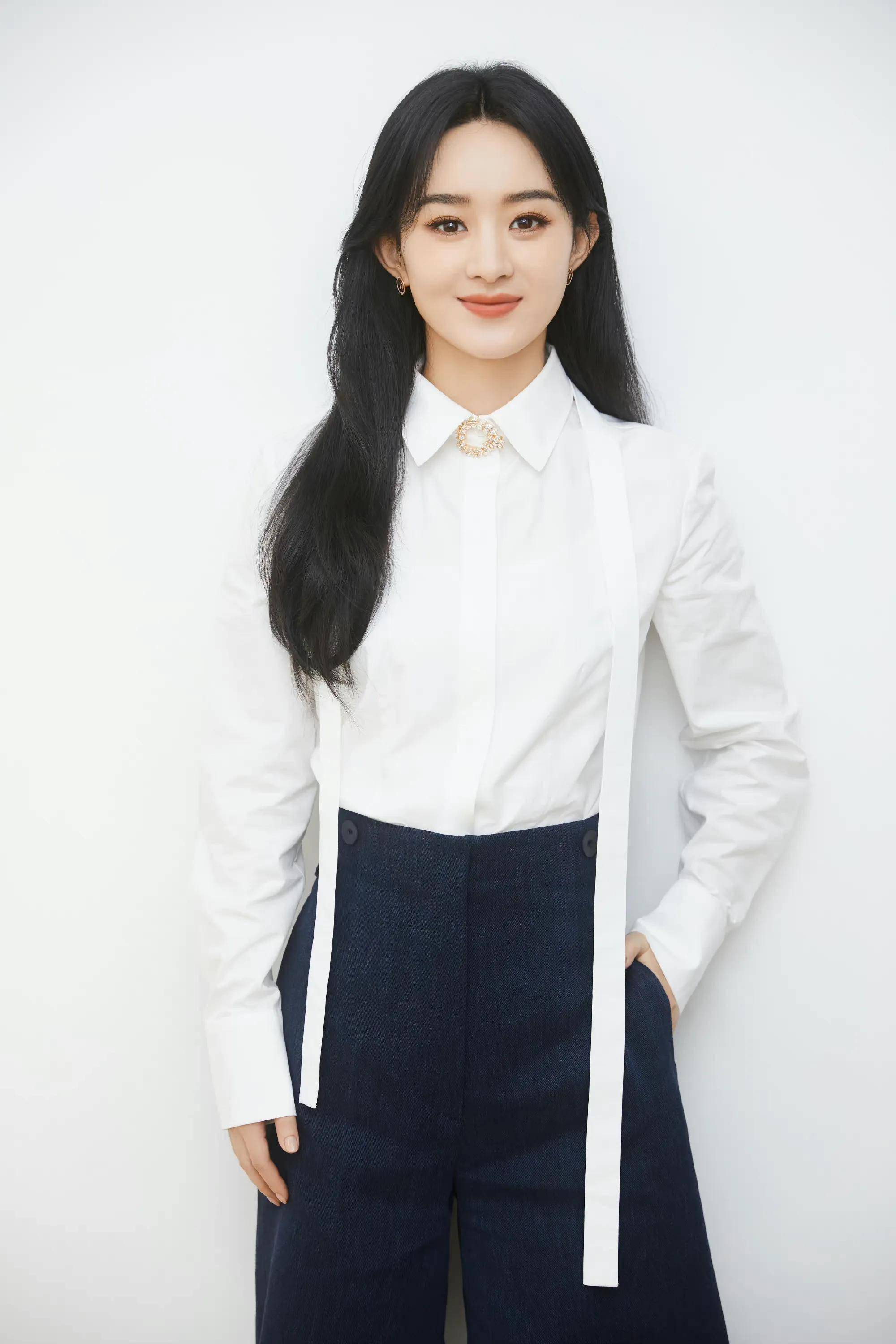 国民女神赵丽颖写真集:优雅高贵,美若天仙