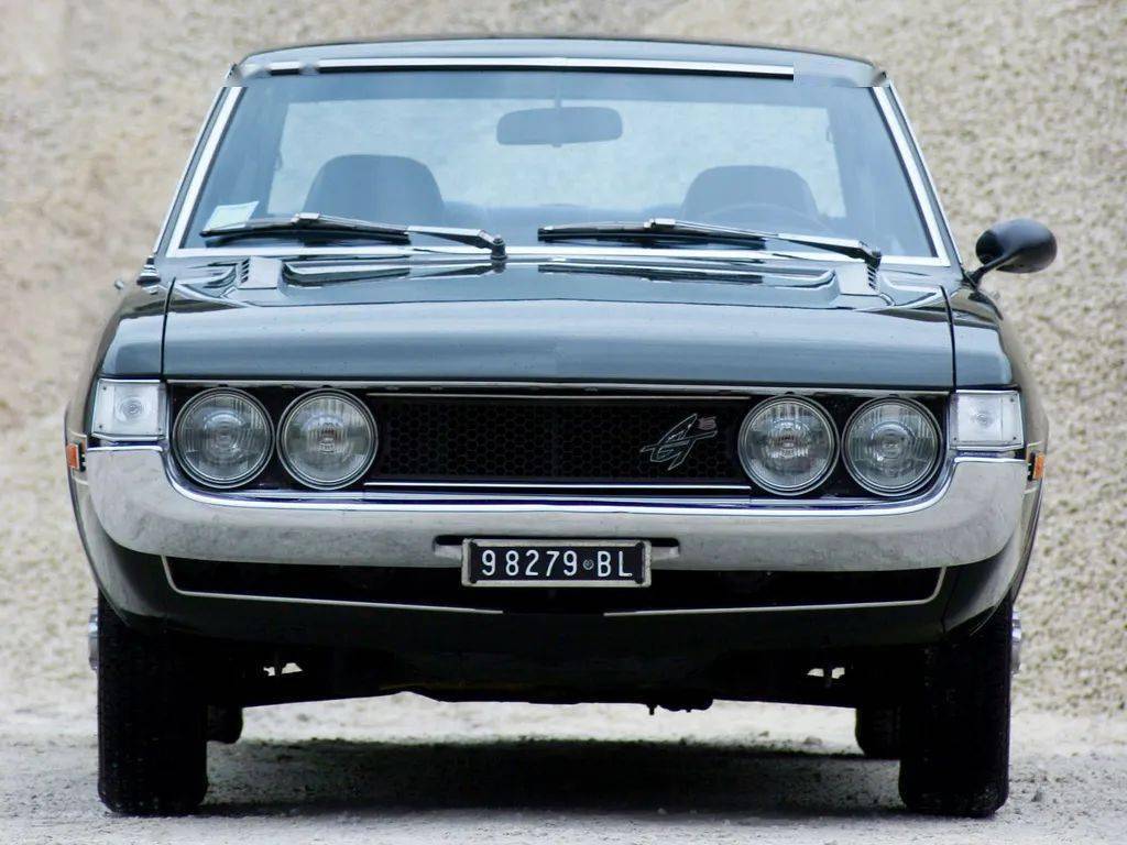为了迎合1970年日本市场对小型轿跑的需求,toyota顺势推出了celica.