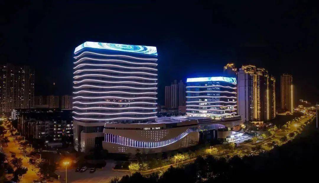 用灯光打造海浪风帆,邀您共赏宁德市夜景新地标_华侨大厦_建筑_城市