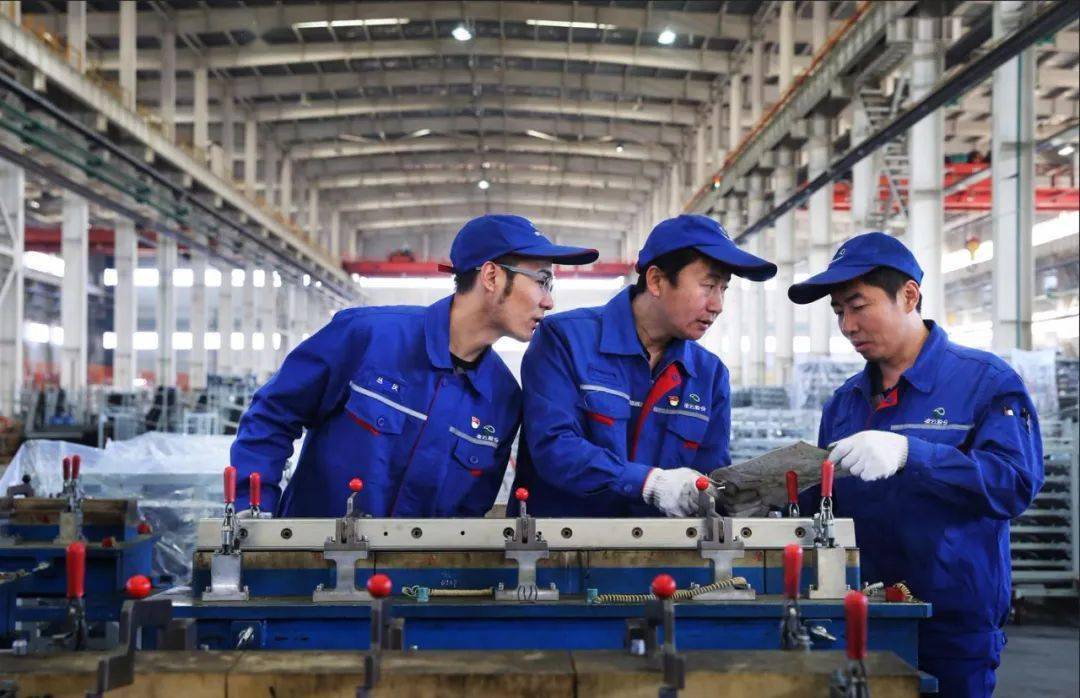 全国人大代表武春虎 推动一线工人由"工"变"匠"_发展_高技能_产品