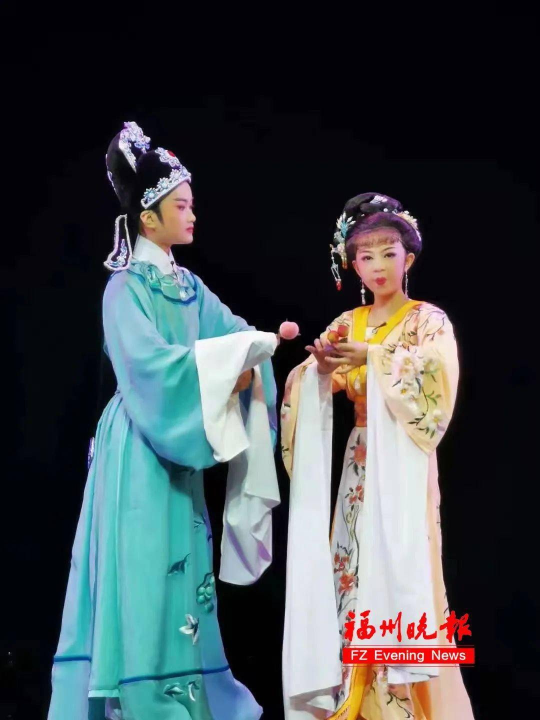 在过去8年时间里,她先后在福州十多所小学为榕城少儿进行闽剧表演的