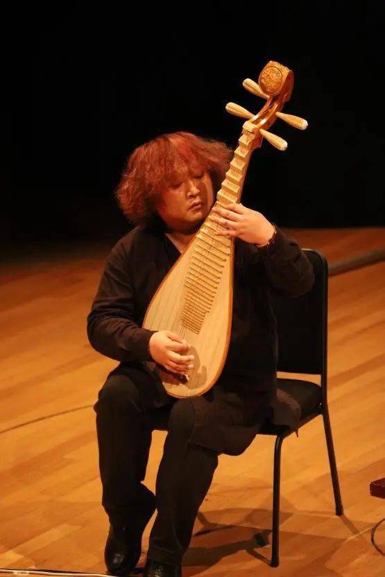 目前任教于上海大学音乐学院的张晓东,长期以理论与实践的双重考量