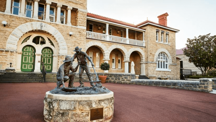 �ذ�����˹���ҳ������١����ݰ���ʷ�������ڳ��ţ����� ...