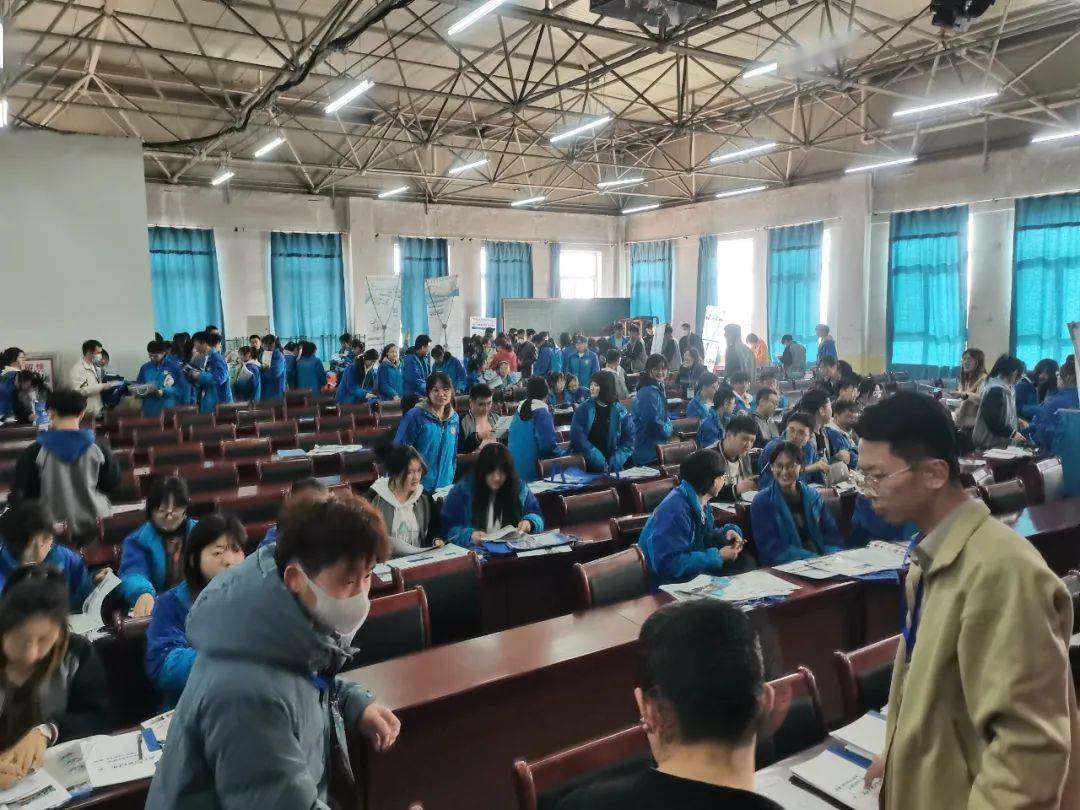 汾阳市第二高级中学校怀仁大地学校点击图片即可进入