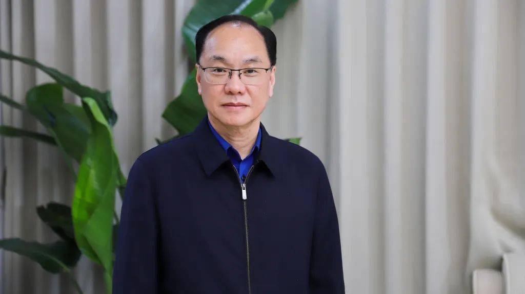 余国东:让人民群众享受更多蓝天白云,绿水青山_发展_保护_重庆市