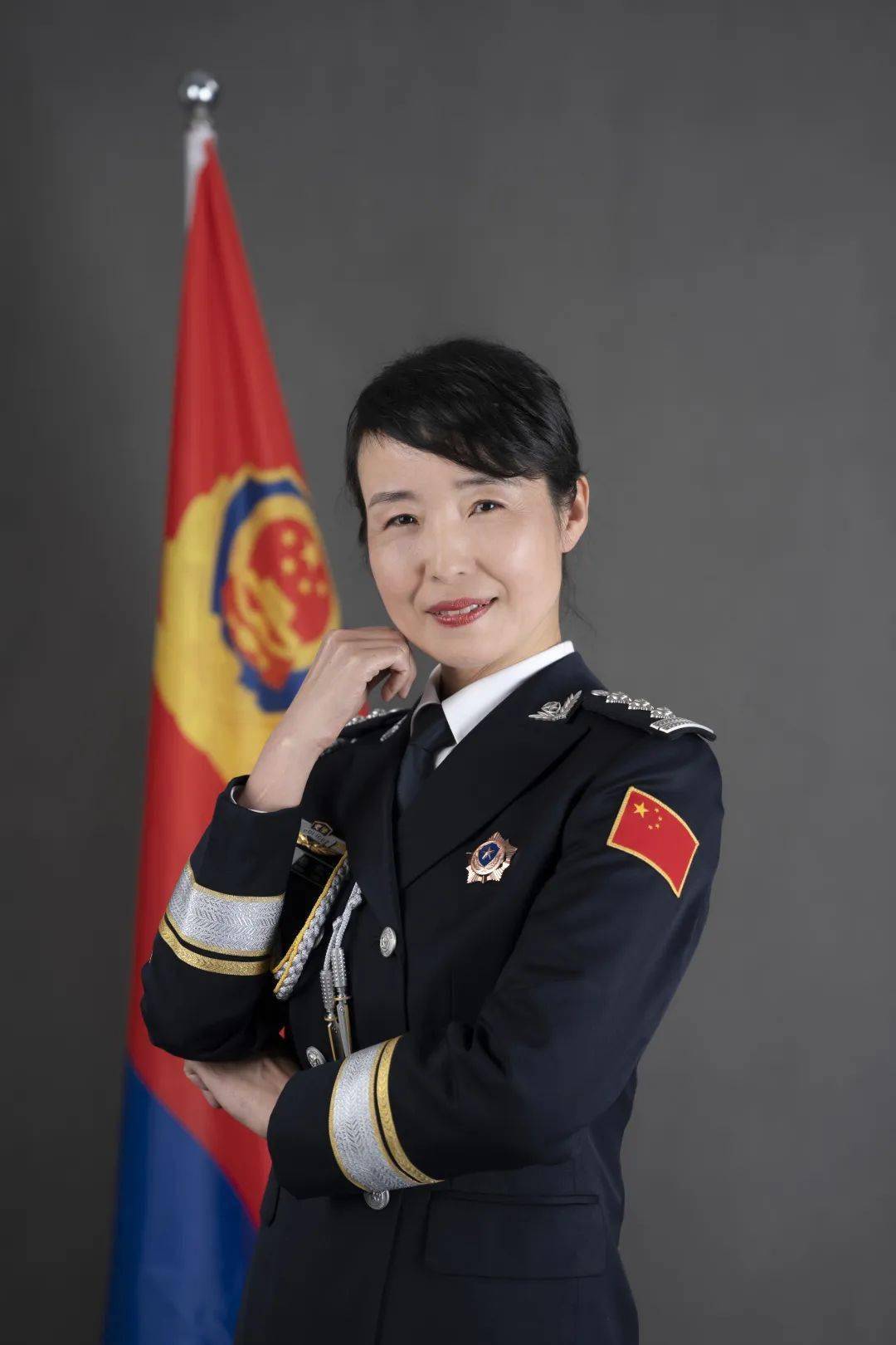 女警英姿图片